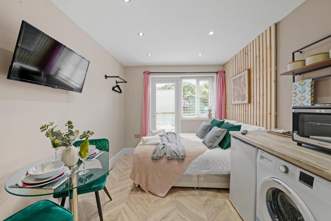 Boutique Heathrow Studio'S - Parking - Garden Harmondsworth Exterior foto