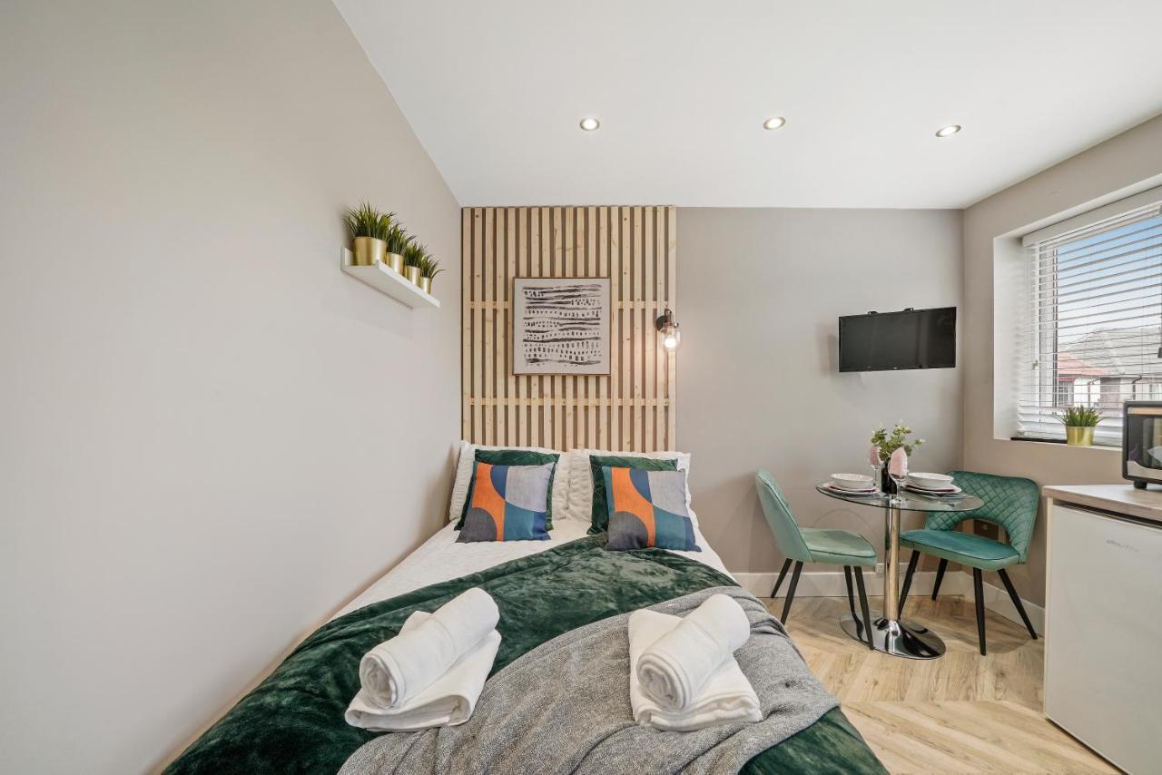 Boutique Heathrow Studio'S - Parking - Garden Harmondsworth Exterior foto