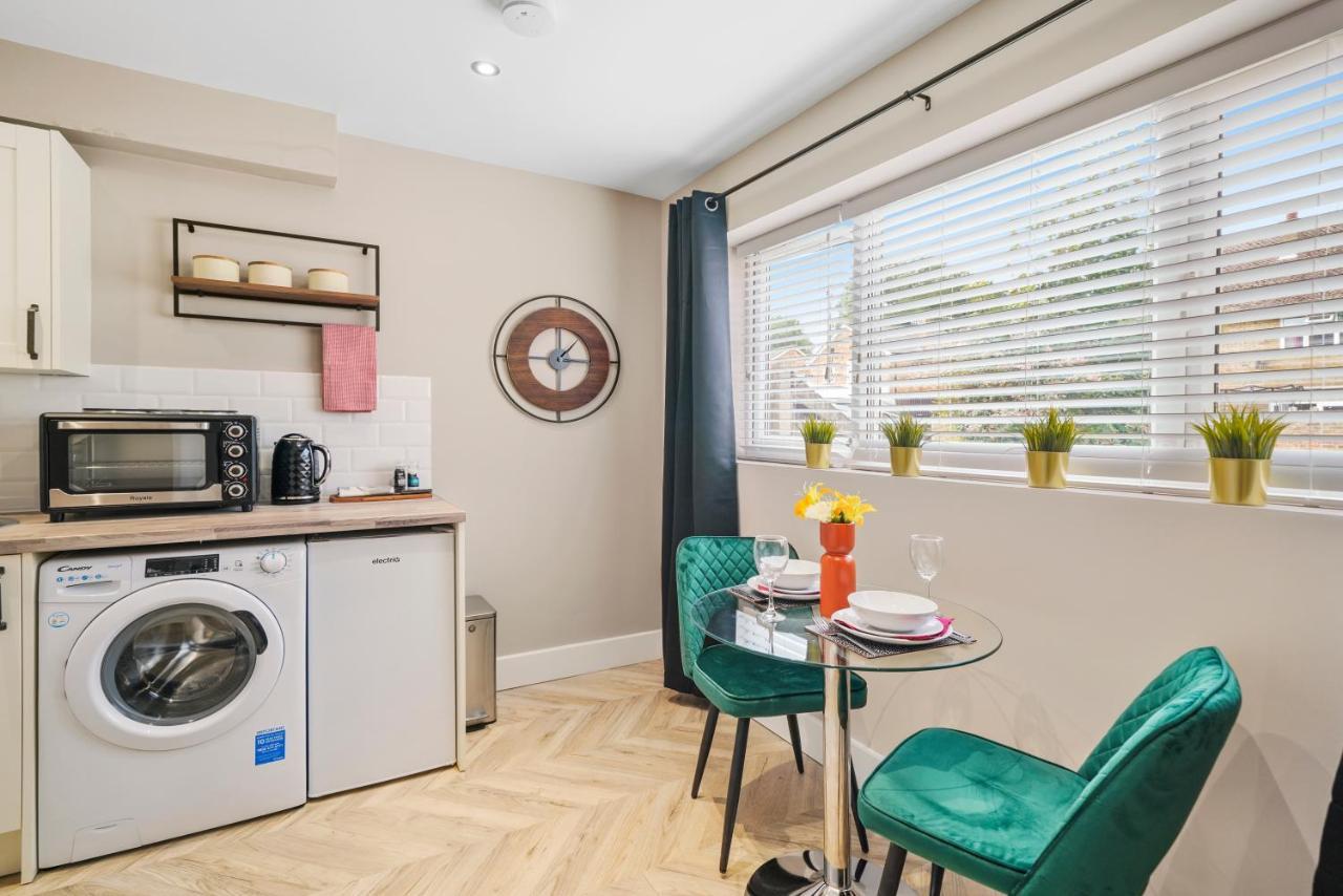 Boutique Heathrow Studio'S - Parking - Garden Harmondsworth Exterior foto