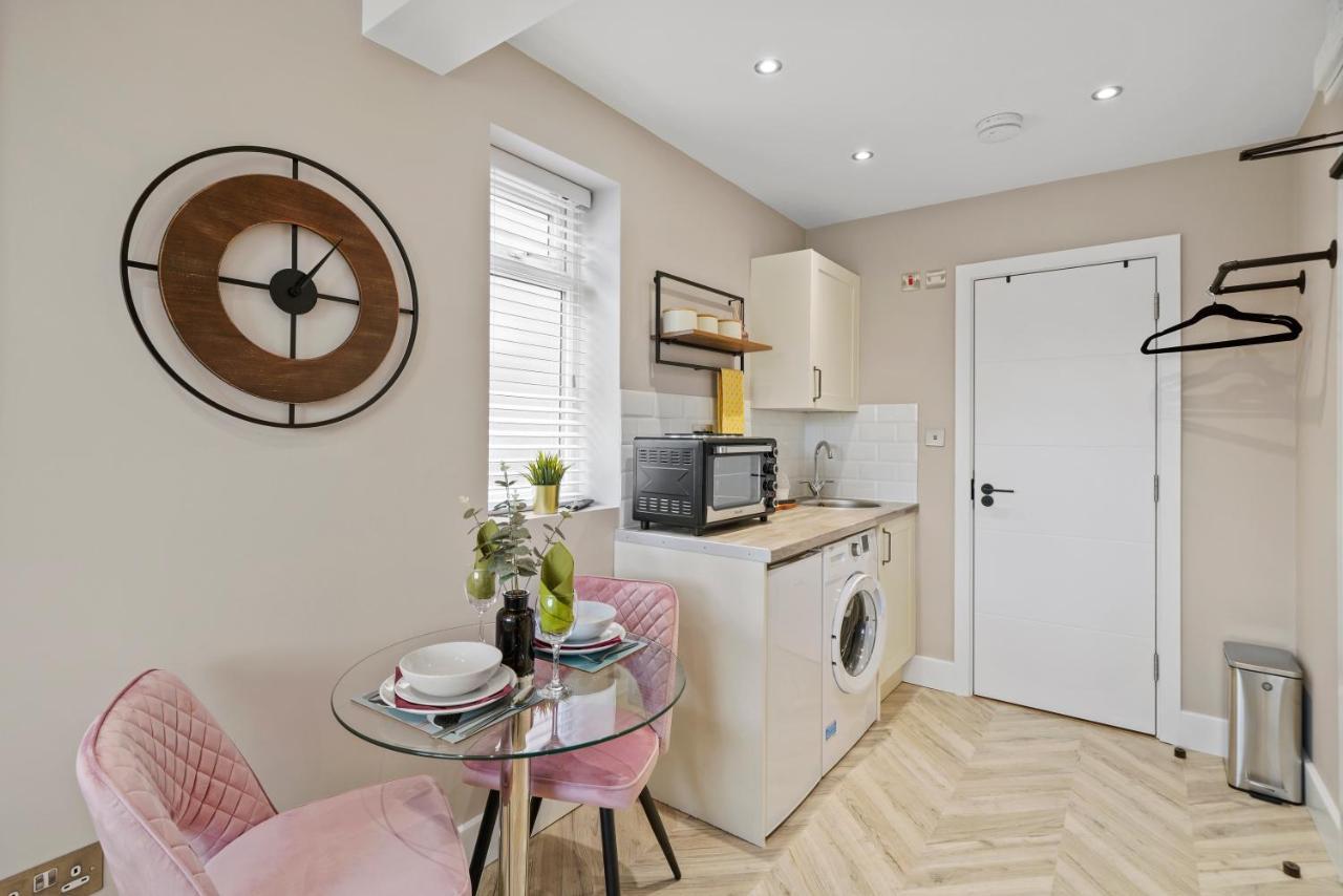 Boutique Heathrow Studio'S - Parking - Garden Harmondsworth Exterior foto